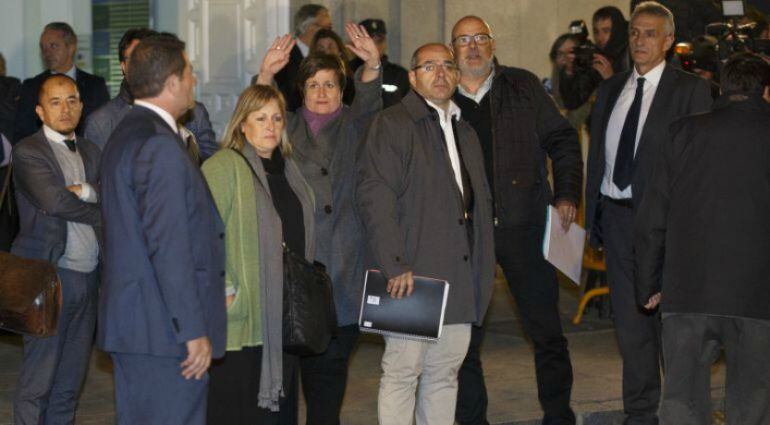 Ramona Barrufet, Anna Simo, Lluis Guino y Luis Maria Corominas saliendo del Supremo