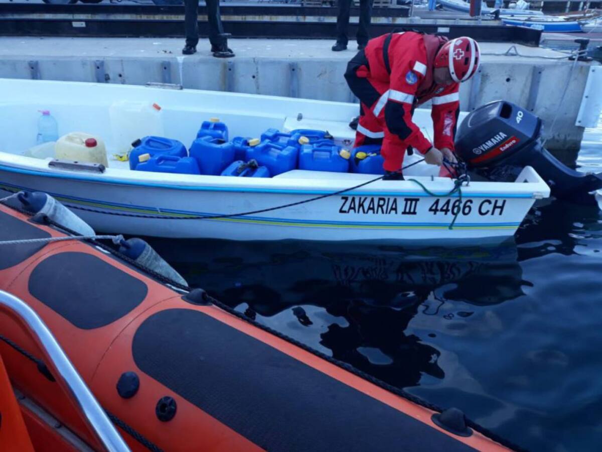 Rescatados seis inmigrantes en un pesquero a la deriva en Alicante