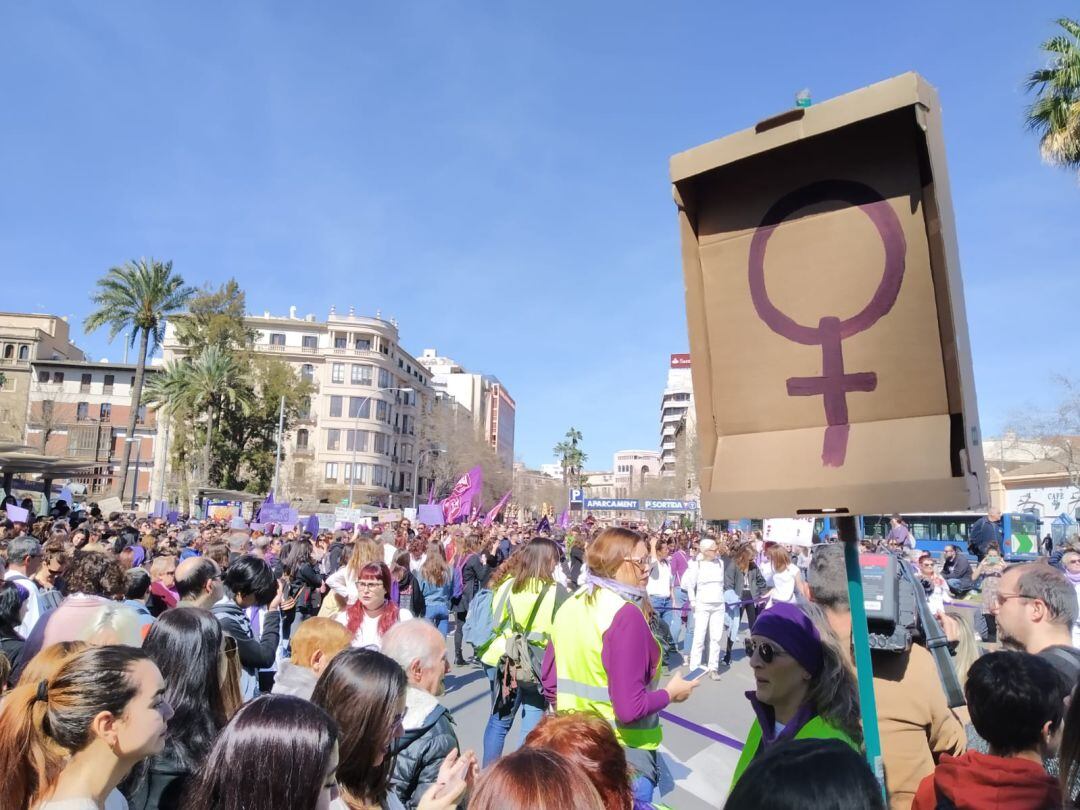 Manifestación feminista del 8M en plaza de España, en Palma