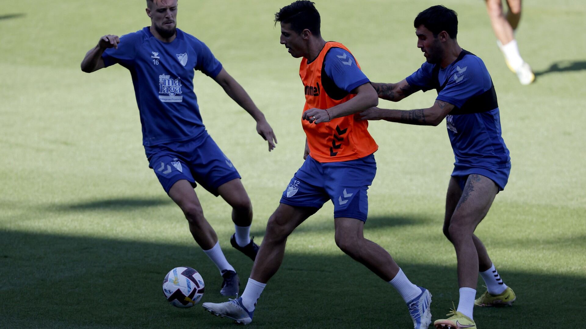 El Málaga realizó la primera sesión matinal de la semana con vistas al encuentro del sábado contra el Alavés
