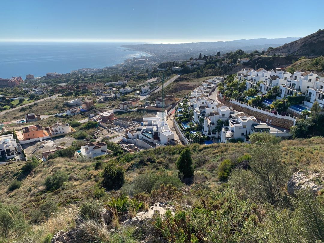 La costa cerca de una urbanización en Benalmádena