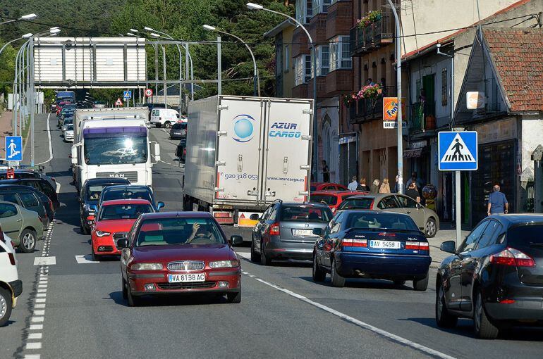 Imagen de la carreretera Nacional VI a su paso por San Rafael