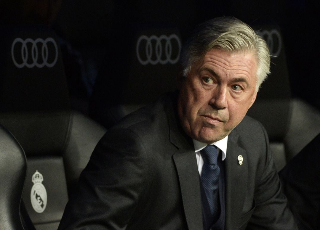 Carlo Ancelotti, en el banquillo del Santiago Bernabéu.