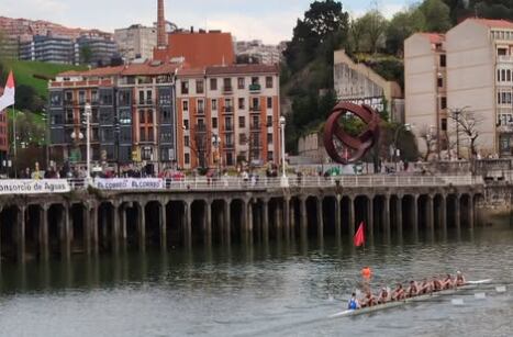 Llegada de la tripulación de Ingenieros a la línea de meta