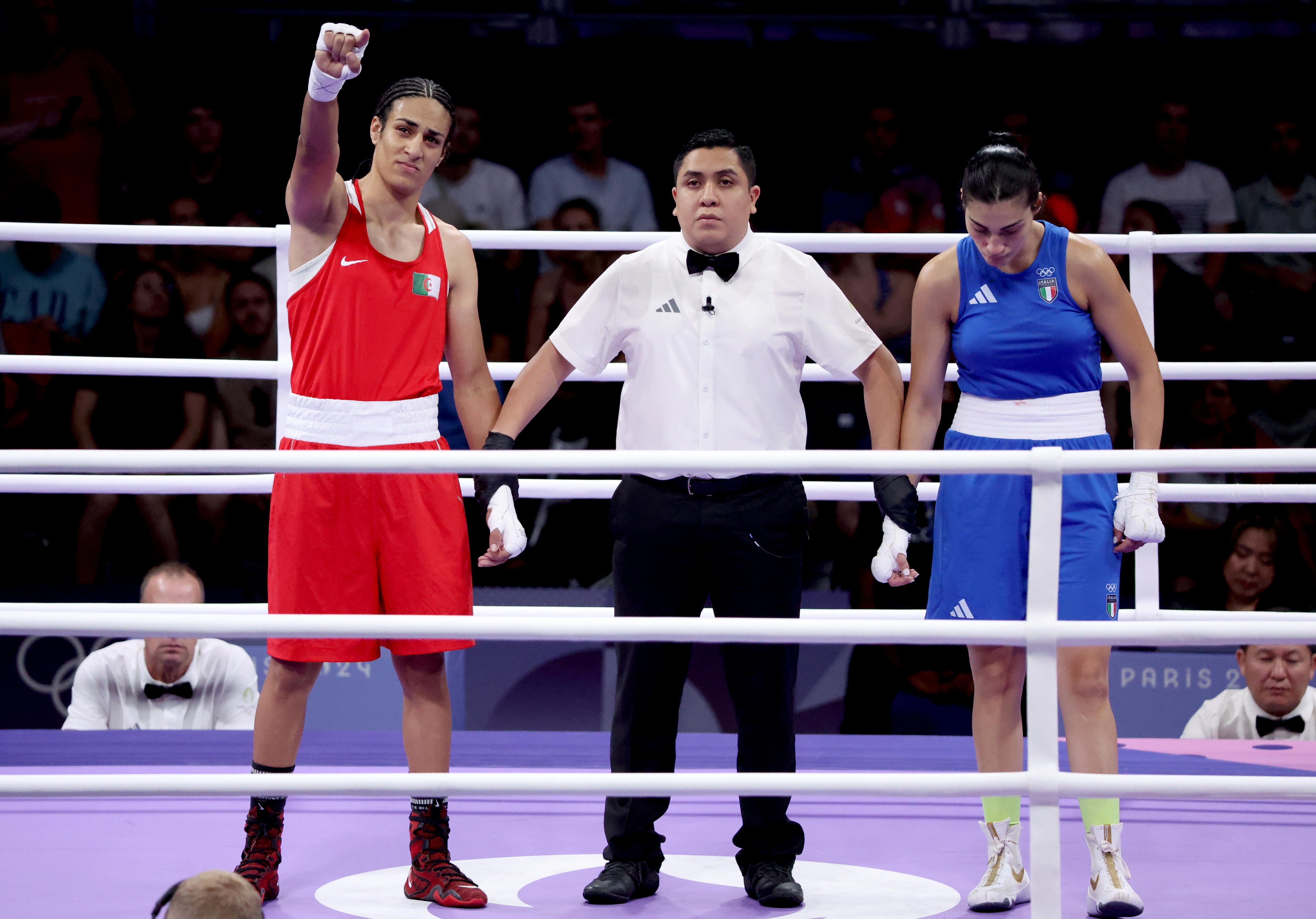 La boxeadora argelina Imane Khelif, declarada ganadora tras su combate contra la italiana Angela Carini en los Juegos Olímpicos de París 2024.