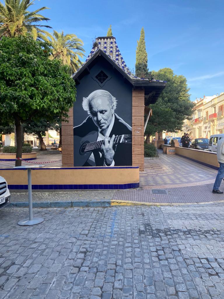 Pintura mural en homenaje al célebre guitarrista Diego del Gastor