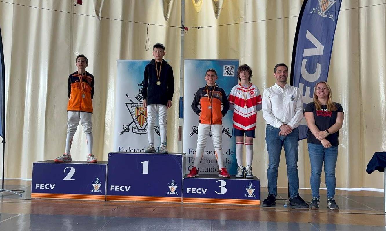 El Club d&#039;Esgrima Xàtiva en el podio