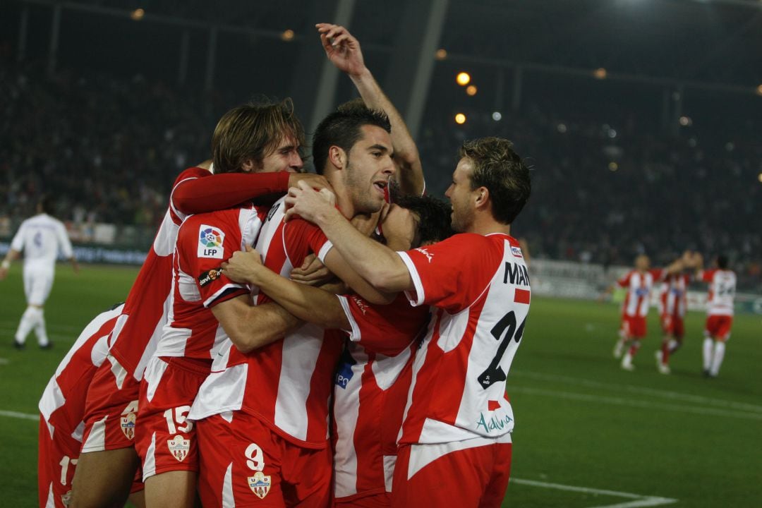 Álvaro Negredo es un ídolo para la afición del Almería.