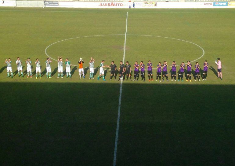 Deportivo Palencia y Cebrereña saludan antes del encuentro de hoy