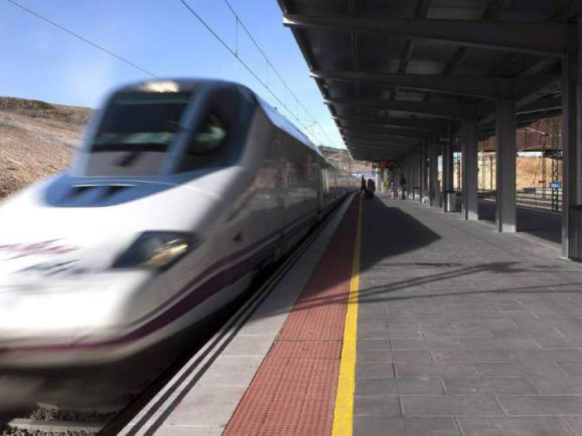 Fomento se compromete a "mantener el ritmo" de las actuaciones del TAV en Navarra