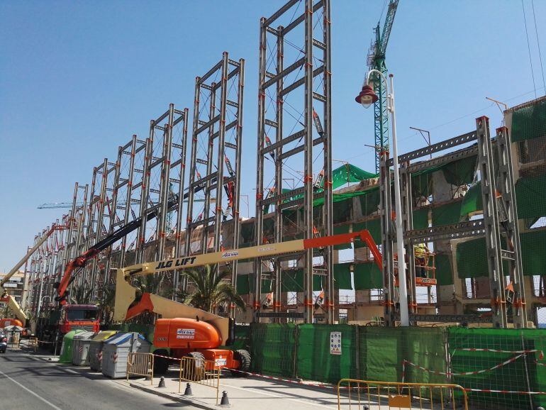 Así estaba esta mañana el Hotel de Arenales