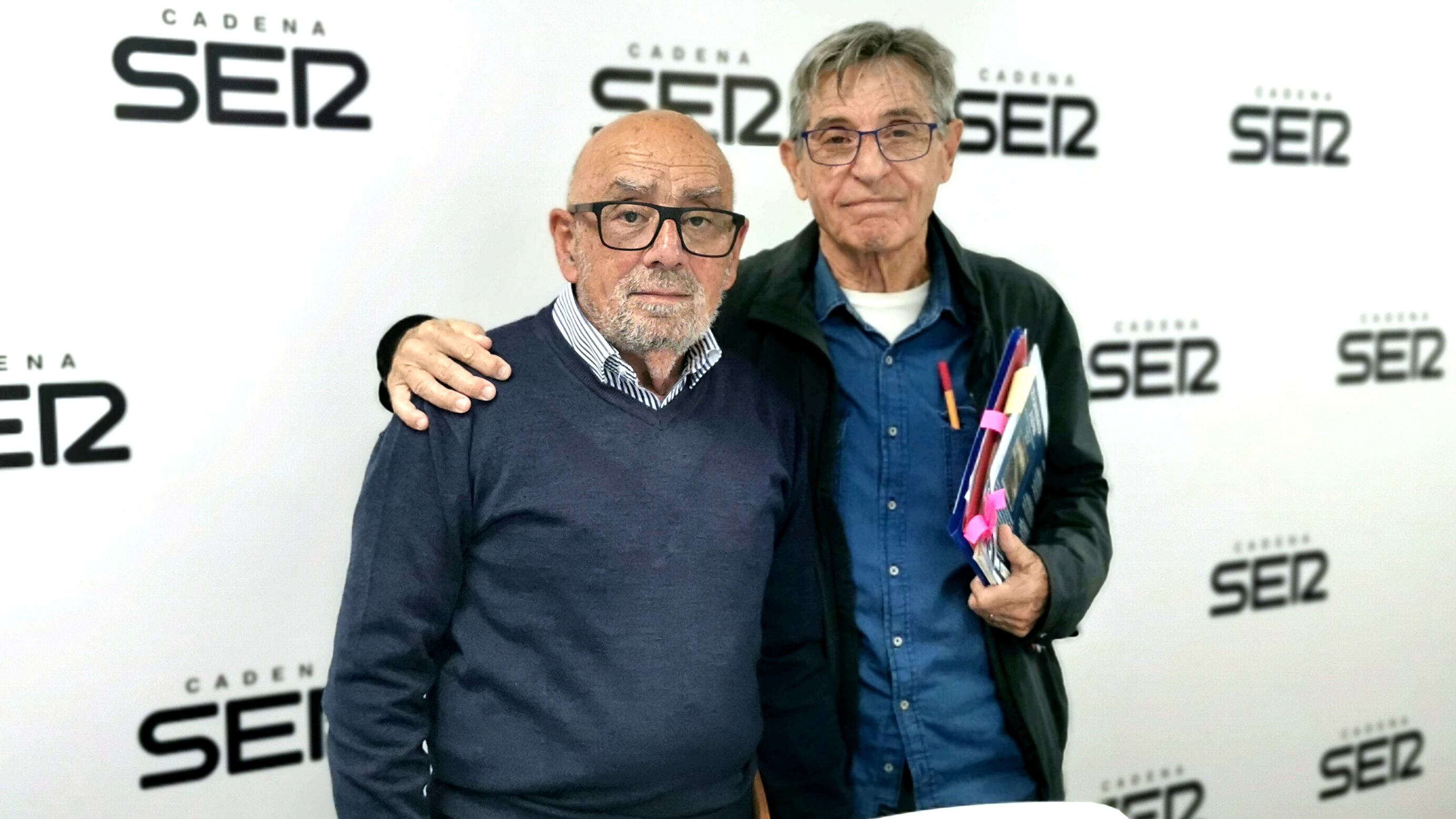 José María Perea, coordinador del Archivo de la Democracia (i), y José Ramón Navarro Vera, catedrático de Urbanística de la UA (d)