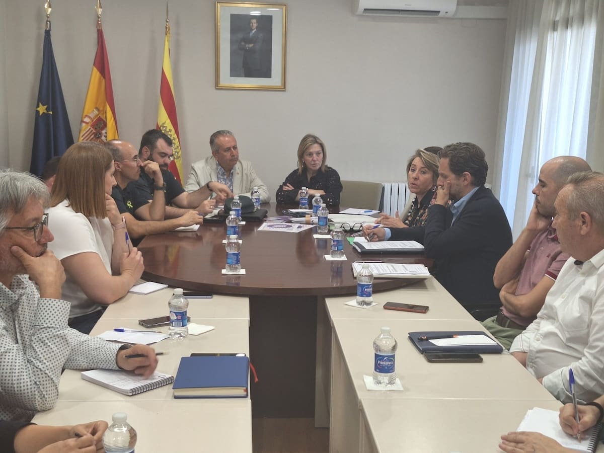 Velilla de Cinca acoge una reunión para preparar la campaña de recogida de fruta en el Bajo Cinca