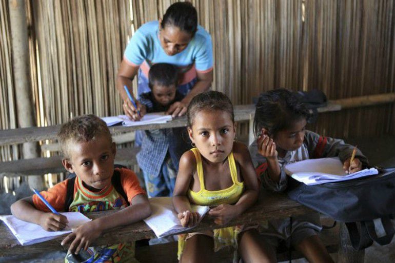 Grupo de niños de Suai Loro, un pueblo de pescadores en Timor- Leste.