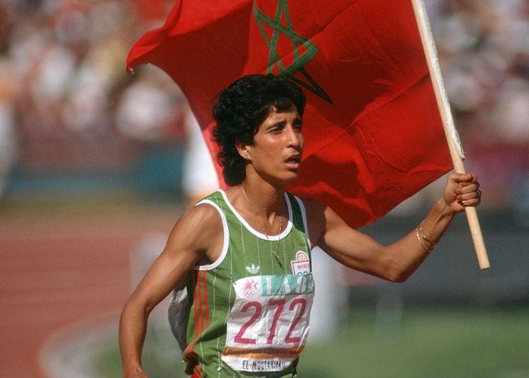 Nawal El Moutawakel tras ganar el oro olímpico en Los Ángeles 1984.