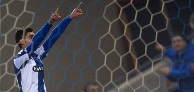 El jugador del Espanyol Jairo celebra su gol durante el partido de vuelta de dieciseisavos de final de la Copa del Rey ante el Alavés.