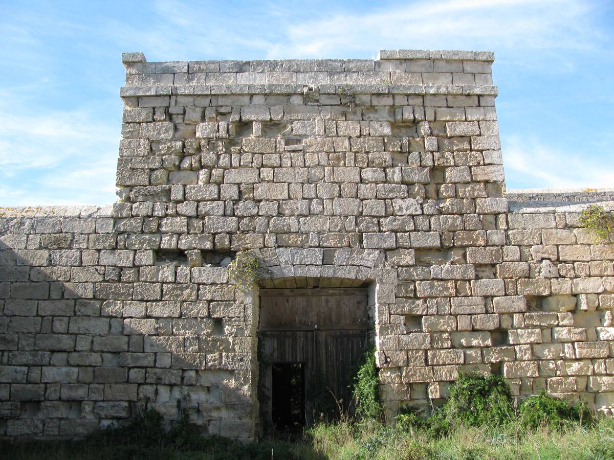 El Consell impulsa la restauració de la torre de les quatre portes del Llatzeret