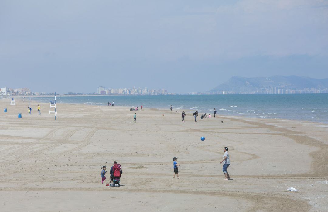 Playa de Gandia en uno de los pocos días soledaos del estado de alarma 