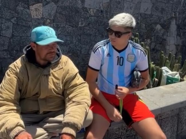 @Imadkacha_ con Stephan en el exterior del centro comercial Open Mall Lanzarote, en Arrecife.