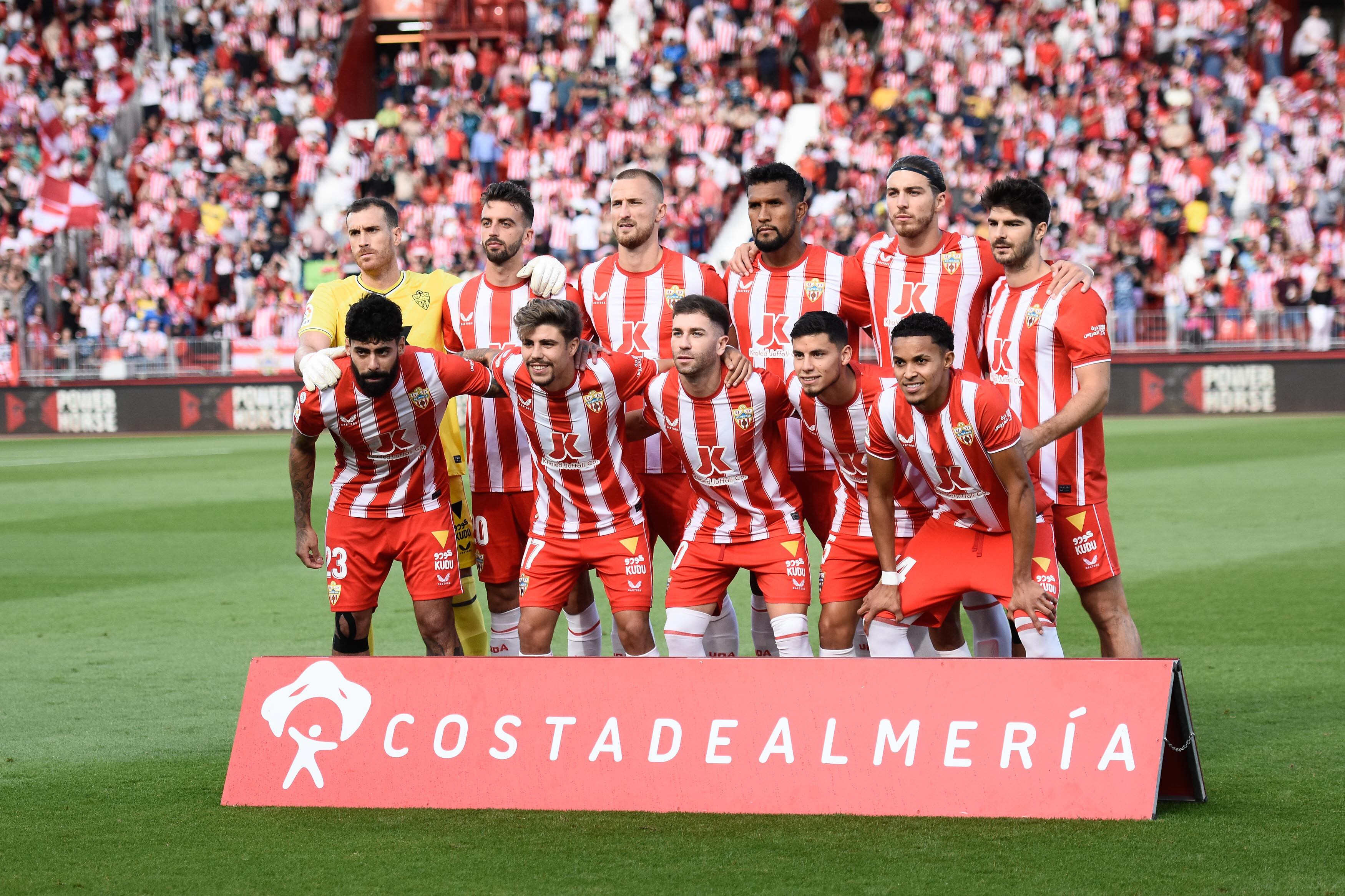El once del Almería ante el Valladolid.