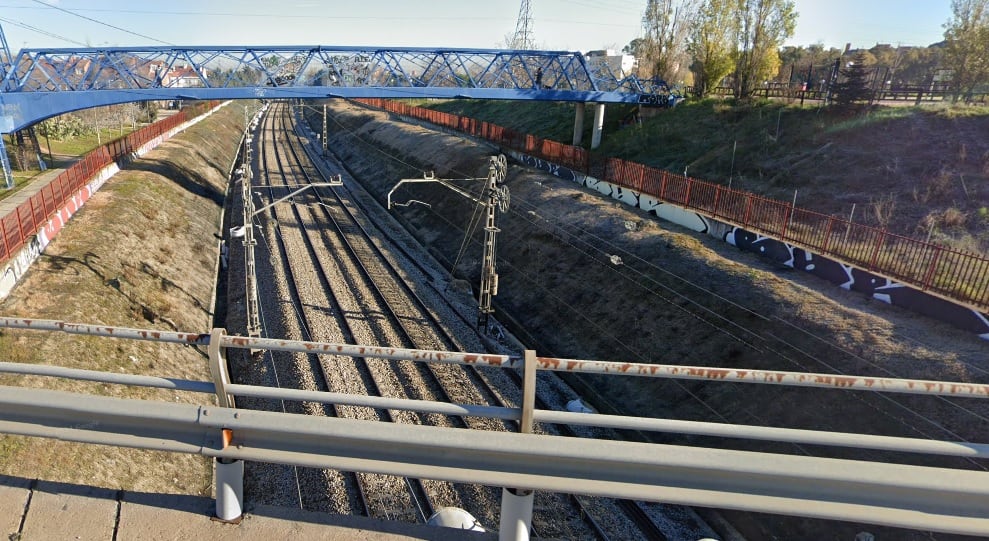 La línea C-5 de Cercanías a su paso por Leganés atraviesa la ciudad creando una brecha entre barrios