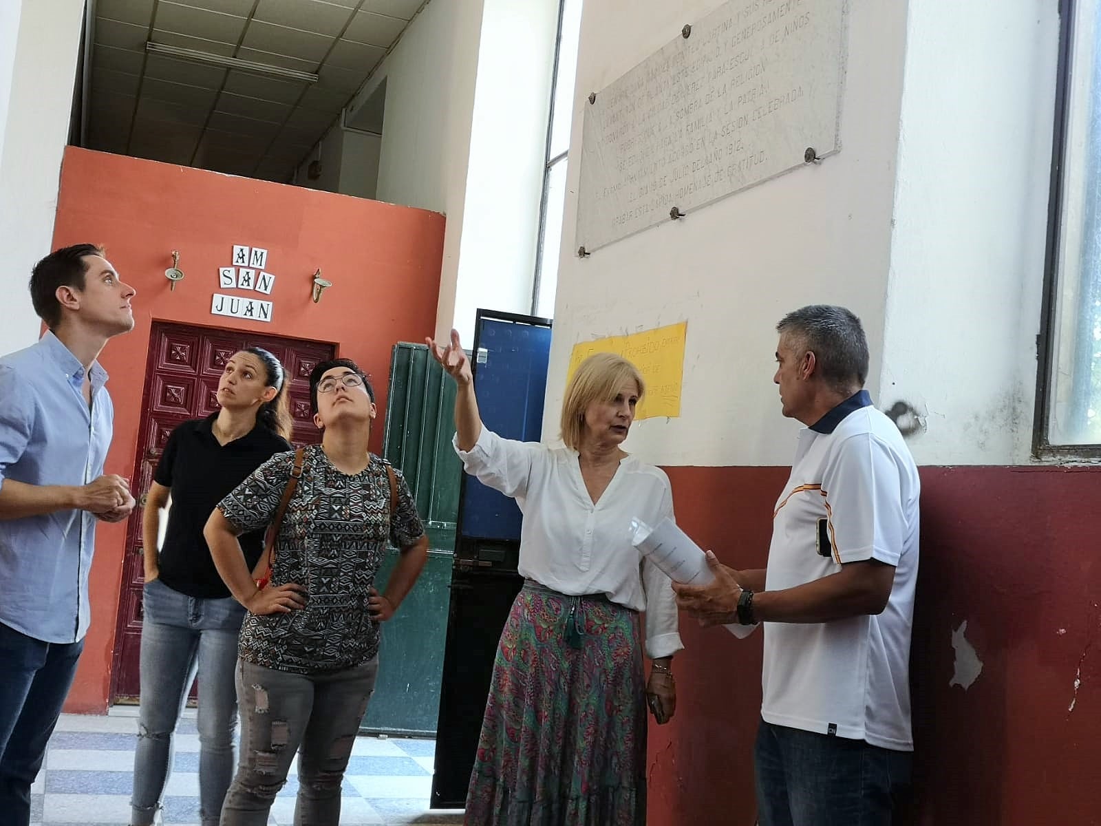 García Pelayo durante su visita a la sede de la Agrupación Musical