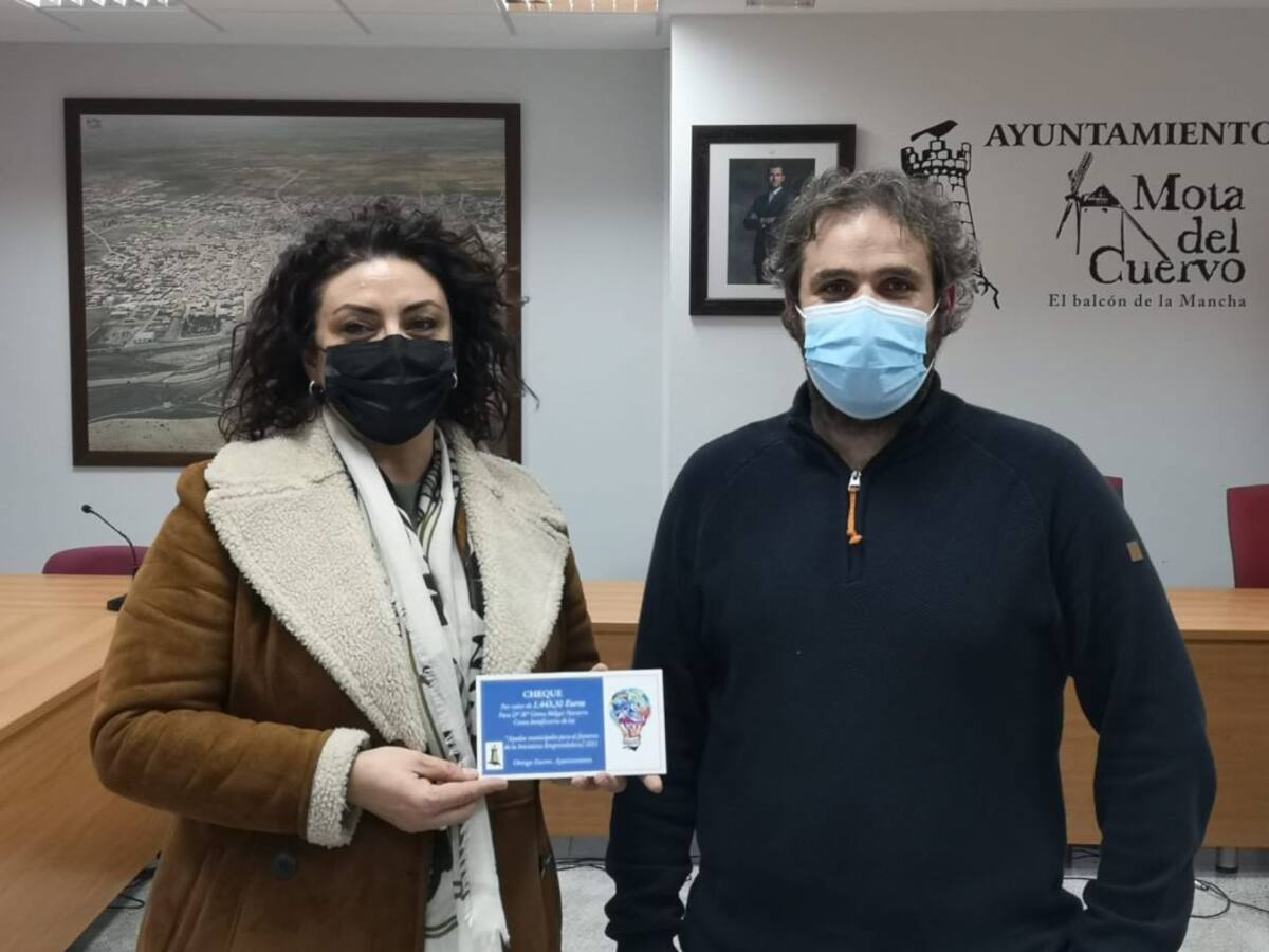 Mota del Cuervo entrega ayudas a emprendedores locales respectivas al 2021