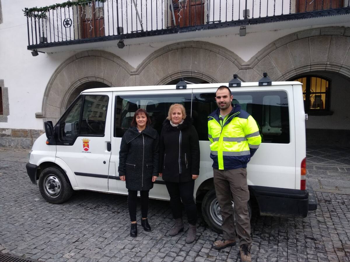 Biescas facilita el desplazamiento de los vecinos del Barrio La Peña