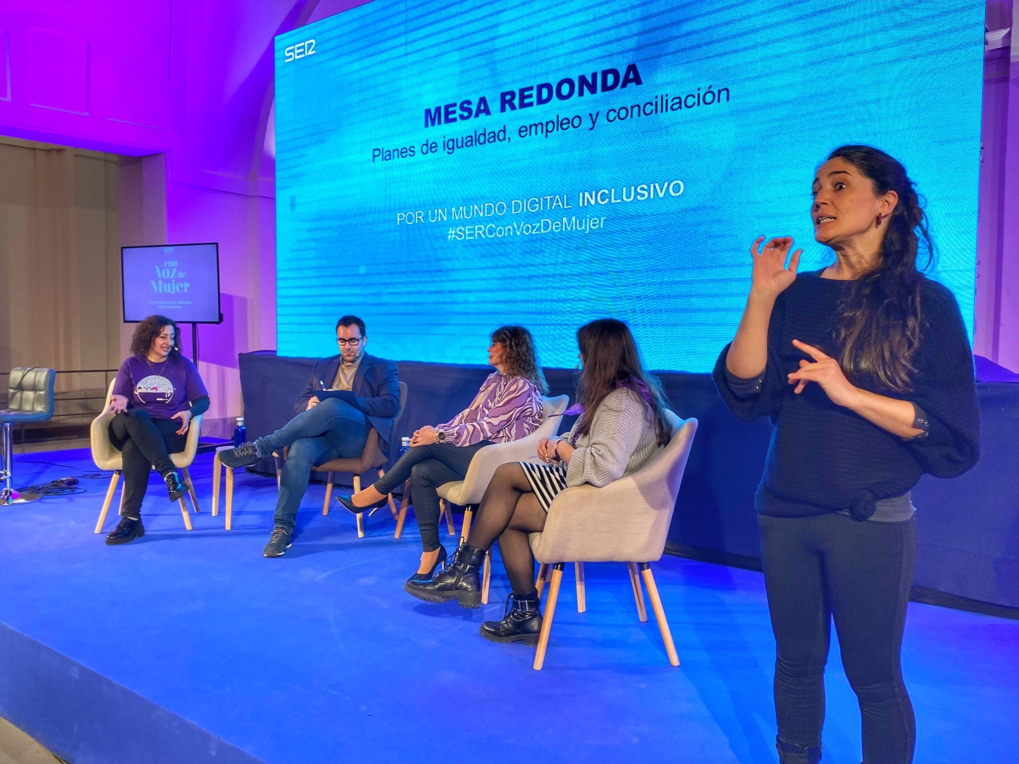 Mesa redonda en &#039;Con Voz de Mujer&#039; de SER Toledo