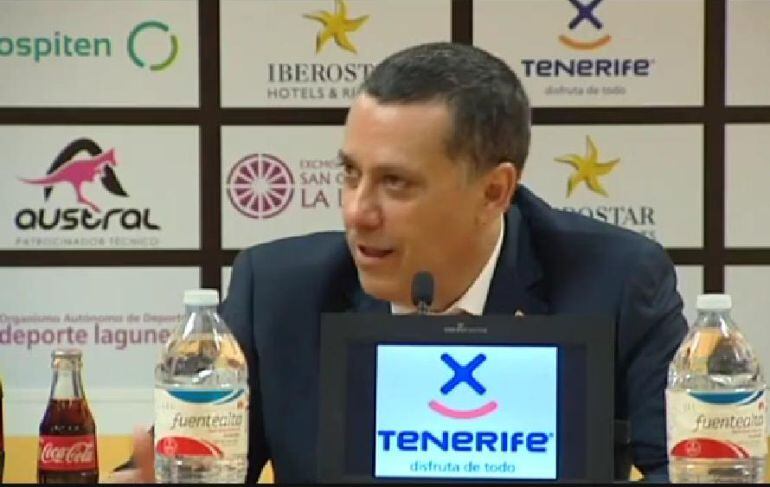 El técnico del Iberostar Tenerife, Alejandro Martínez