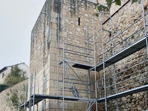 Comienza la consolidación de la torre y el lienzo de la muralla junto a la Puerta de San Andrés