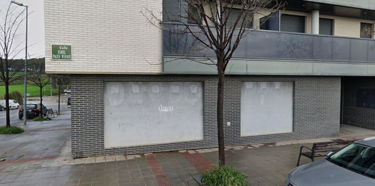 Algunos desperfectos a la vista en la acera de la calle Fidel Pagés