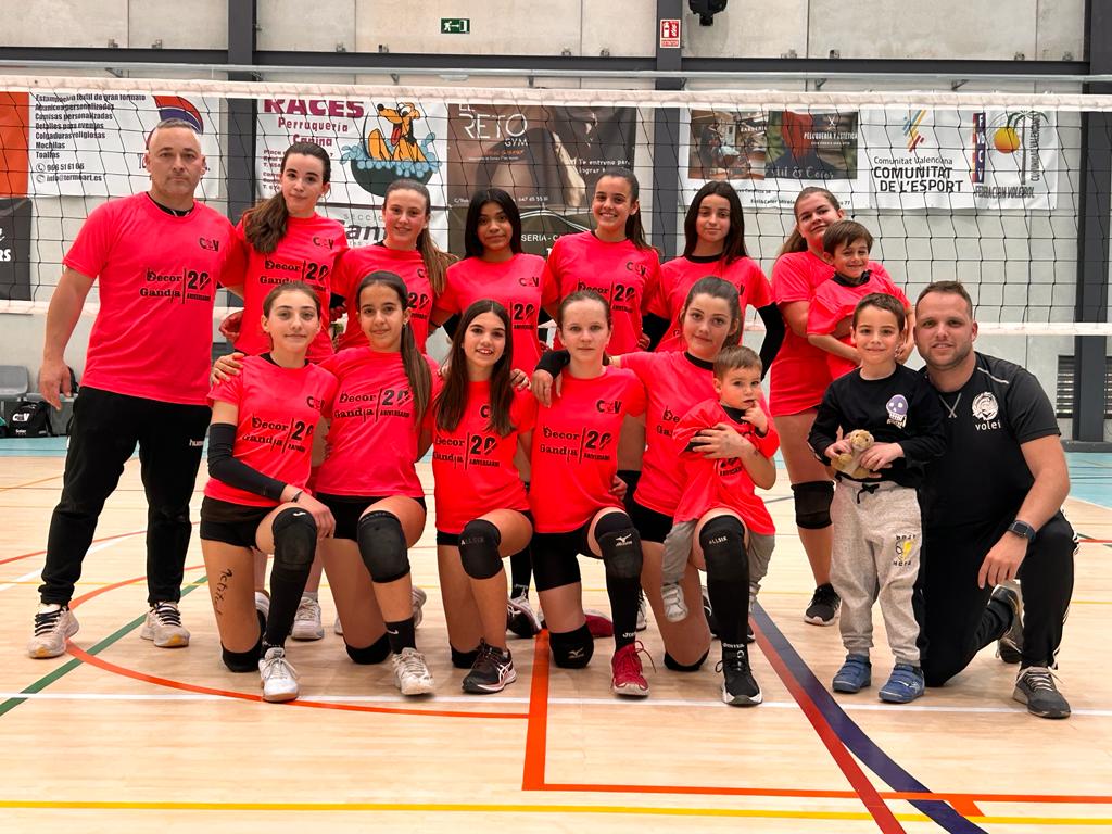 Jugadoras del Arenas en el pabellón del Real