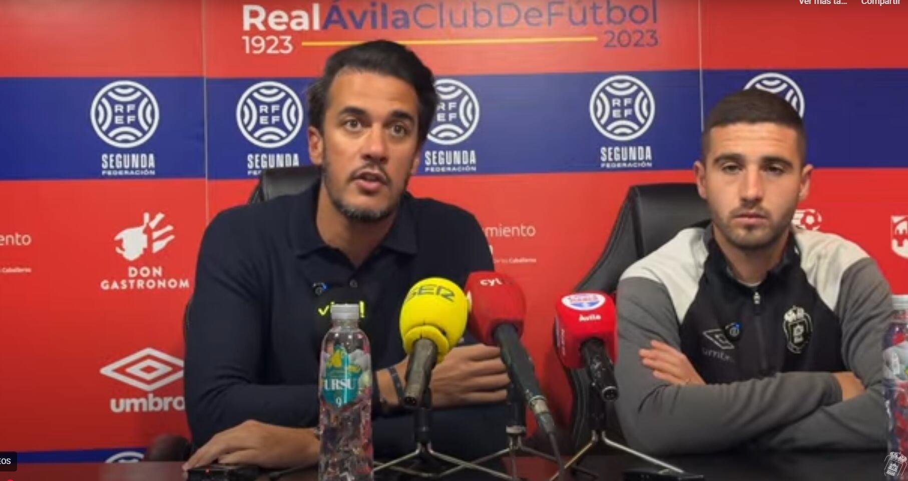 El director deportivo del Real Ávila, Nacho Tante (i), junto a &#039;Markitos&#039;, último refuerzo de los encarnados