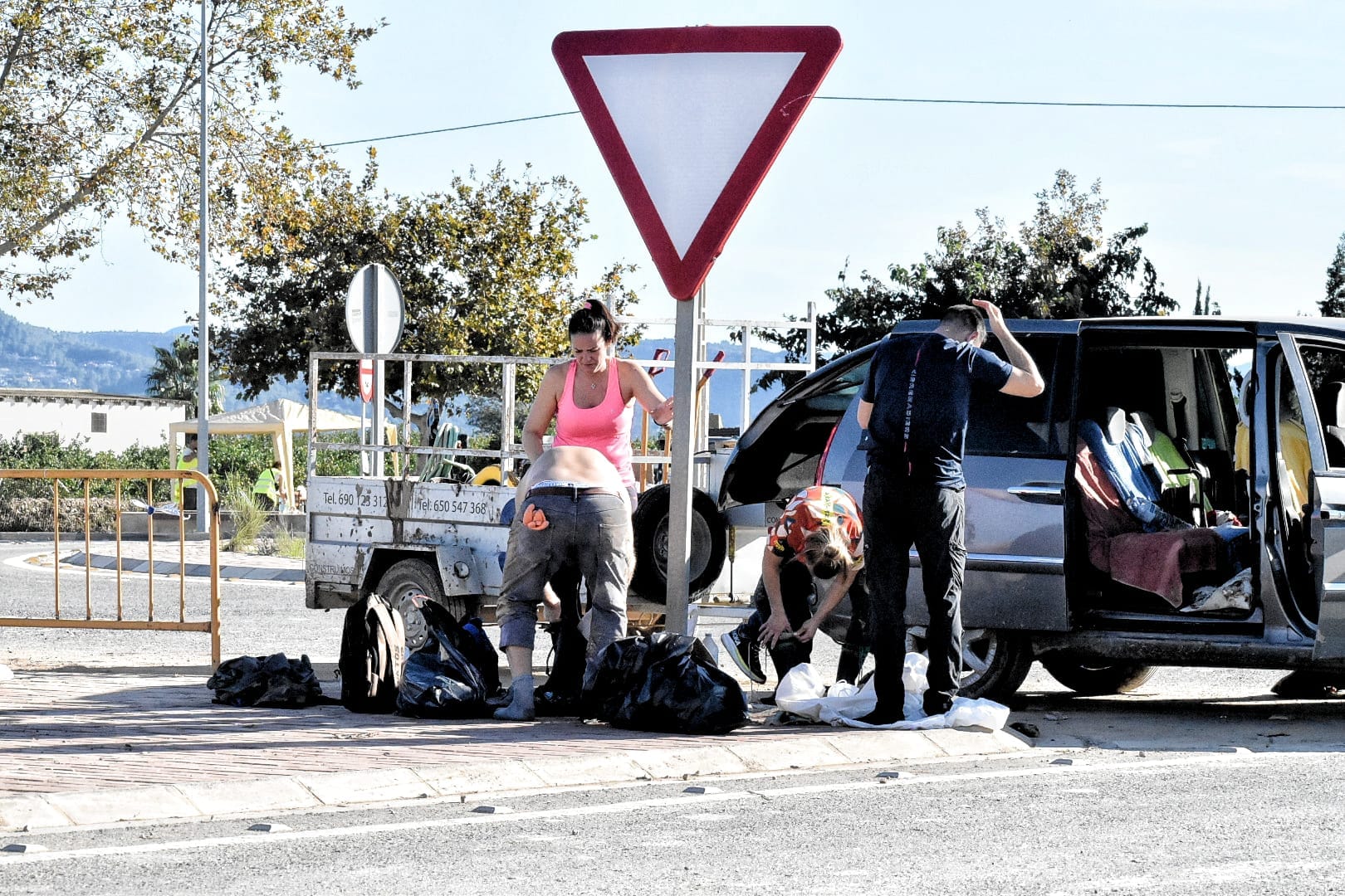 Voluntarios de Replana Rest