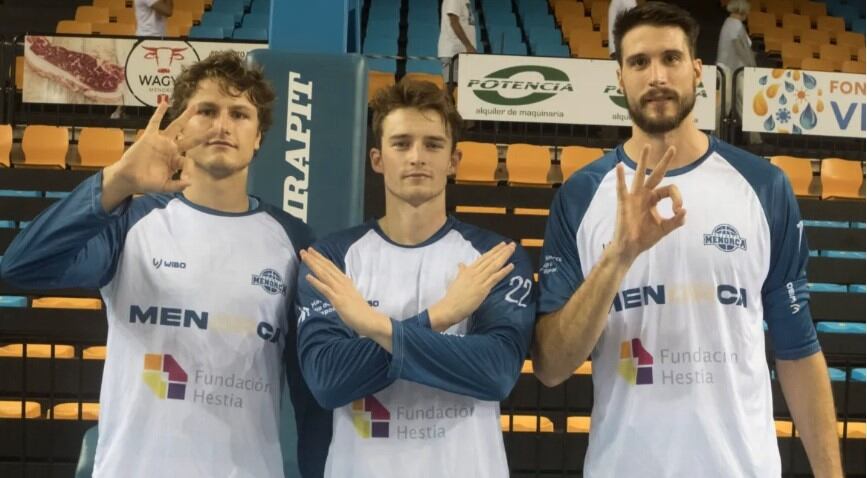 Alderete, Suárez i Arteaga tenen un passat com a jugadors d'Estudiantes.