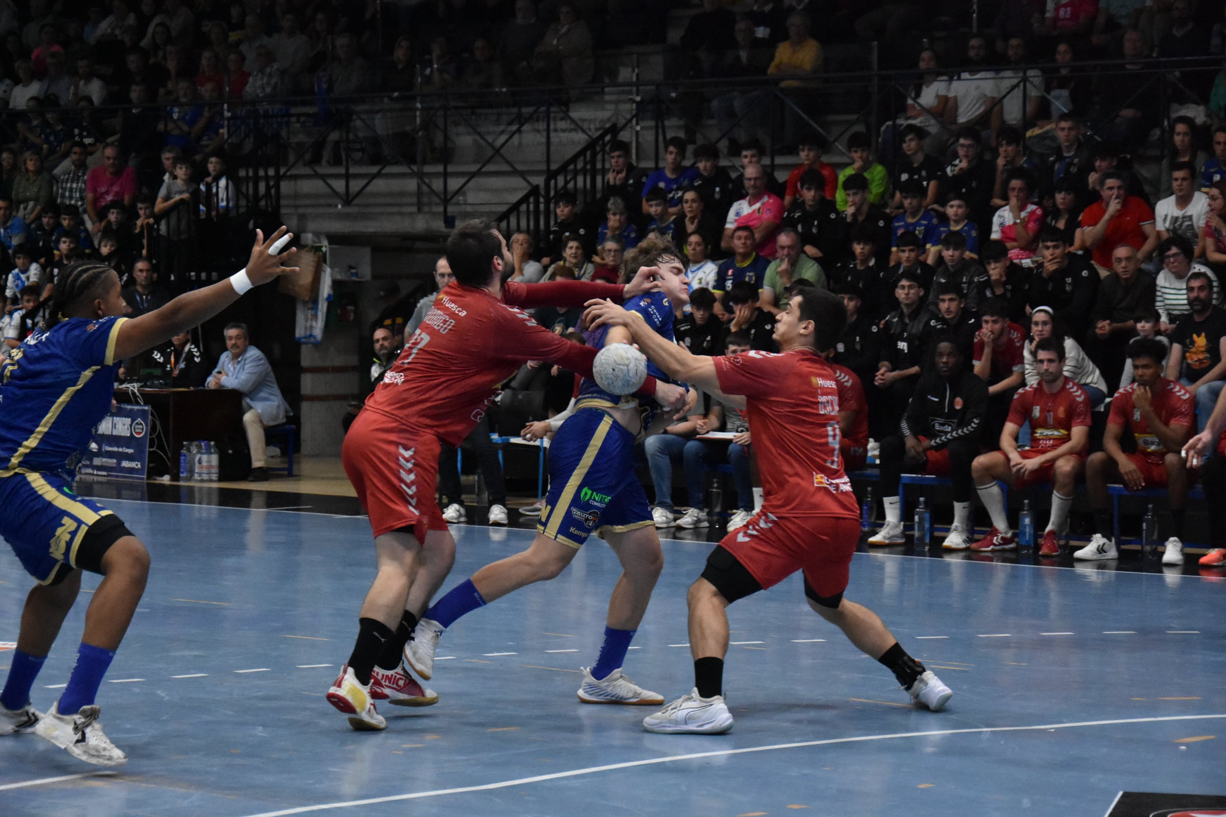 Bada Huesca sufrió para empatar en Cangas