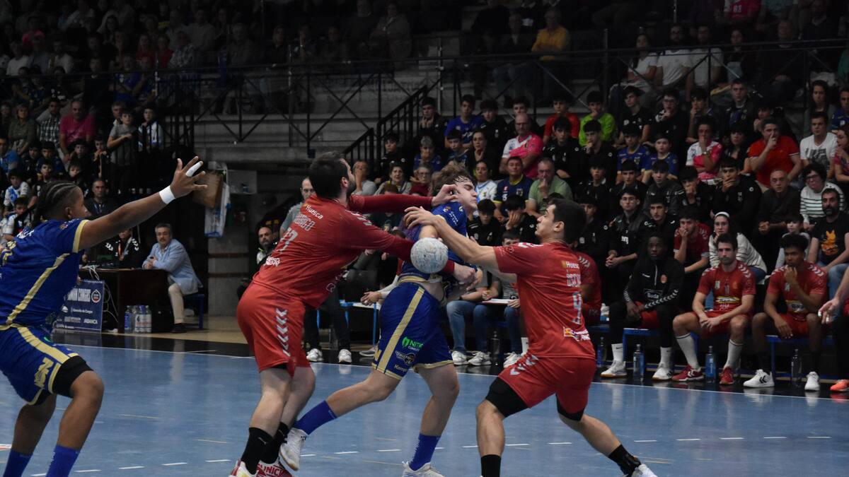 José Nolasco habla de la situacióndel Bada Huesca ante la visita a Cangas