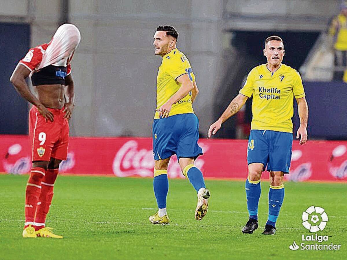 Cádiz 1-1 Almería: Un punto, muchísima rabia