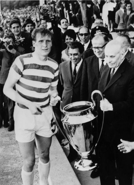 Billy McNeill, con la Copa de Europa de 1967.