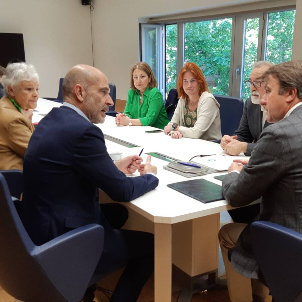 Tres Cantos colabora con Cruz Roja para prevenir la soledad no deseada