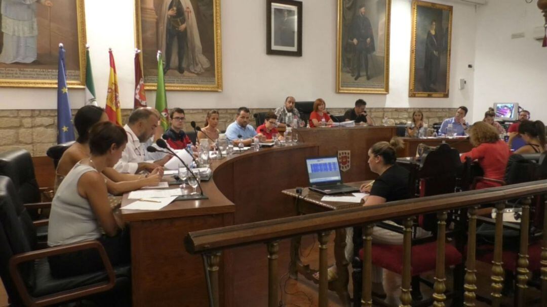 Un momento del pleno ordinario de julio en el Ayuntamiento de Úbeda