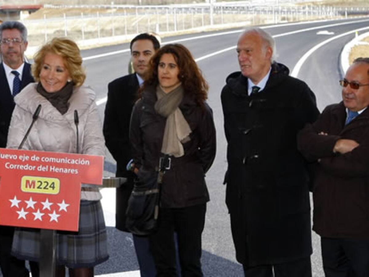 Esperanza Aguirre, operada con éxito de un cáncer de mama en el Clínico de Madrid