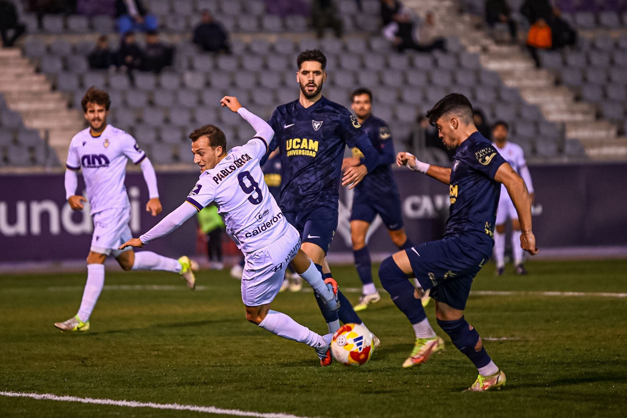 Jugada del encuentro entre Real Jaén y UCAM Murcia que se llevaron 0-3 los murcianos.