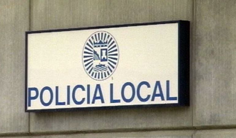 La Policía Municipal de Fuenlabrada investiga la muerte de un perro que apareció muerto con signos de violencia. 