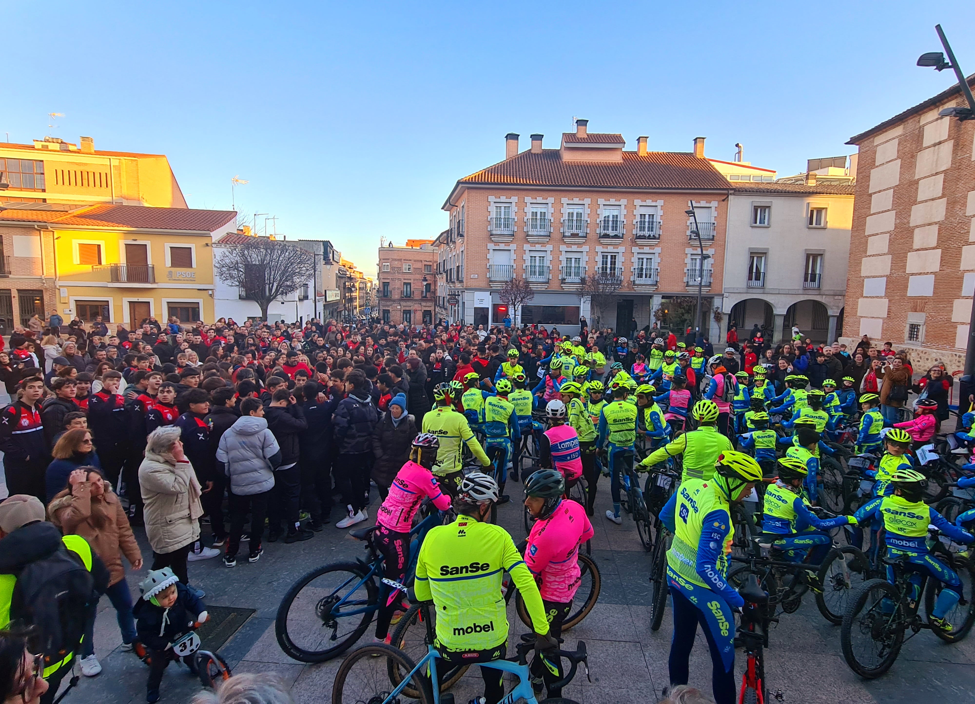 Manifestación de los clubes de Balonmano y ciclismo de San Sebastián de los Reyes