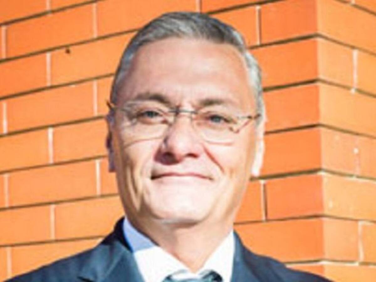 Juan José Enríquez renueva como decano de los economistas valencianos