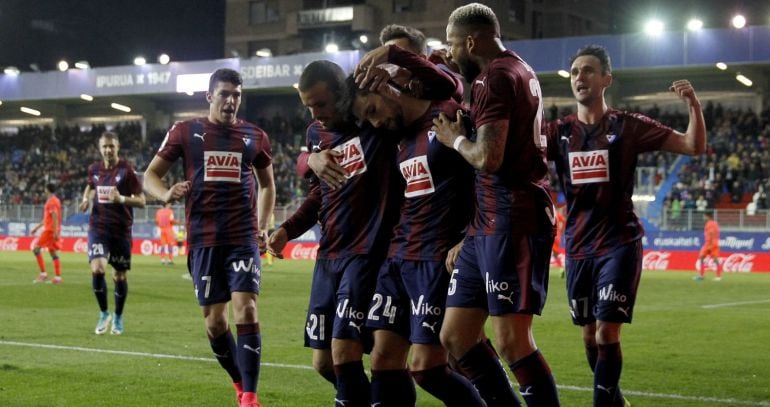 El Eibar celebra un gol en Ipurúa