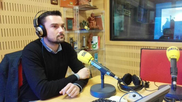 Martín Vila, concejal de Urbanismo de Cádiz y portavoz de Ganar Cádiz, durante una entrevista en Radio Cádiz