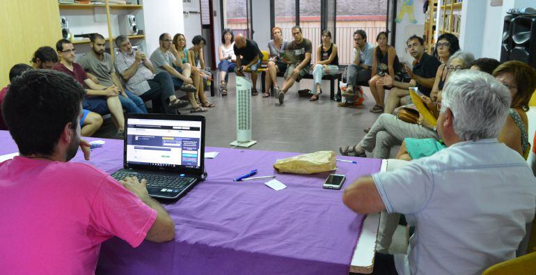 Fotografia d'arxiu d'una assemblea de la CUP a Reus.